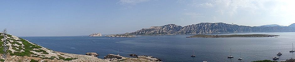 Côte au Sud de la Rade de Marseille vue depuis l'île Riou - 05/07/2015