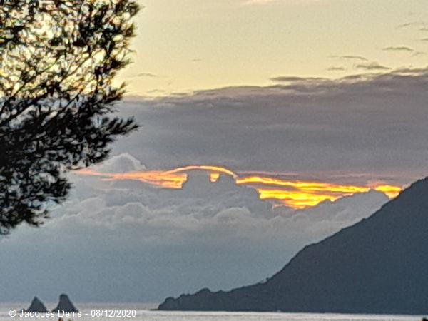 Coucher de soleil sur le Cap Sicié - Jacques Denis - le 08/12/2020