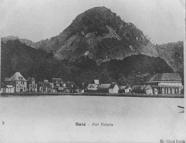 Port Victoria, Mahe, Seychelles c.1895 By Unknown author - postcard image from [1], Public Domain, https://commons.wikimedia.org/w/index.php?curid=4073474
